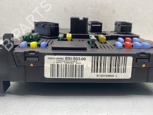 Used Fuse box Fuse box PEUGEOT 407 (6D_) 2.0 HDi 135 (6DRHRH, 6DRHRE, 6DRHRG, 6DRHRJ) (136 hp) 28519311 28519311