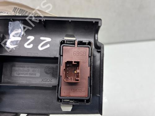 Right front window switch FIAT 500X (334_) 1.6 (334AXE1A) | BP39179536I26 - Image 3