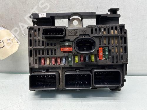 Used Fuse box Fuse box 39393451 39393451