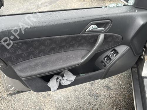 Left mirror MERCEDES-BENZ C-CLASS (W203) C 200 CDI (203.004) | BP32324038C26