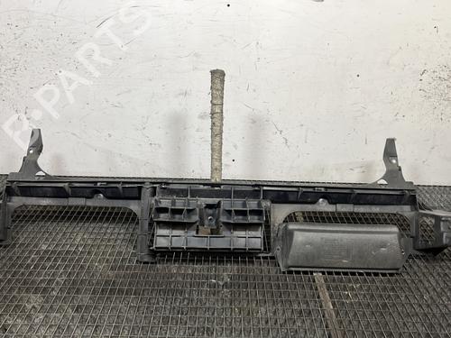 Suporte do pára-choques trás PEUGEOT 1007 (KM_) 1.4 HDi (68 hp) 31641484