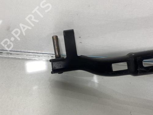 Used Front windshield wiper arm Front windshield wiper arm BMW 3 (E90) 320 d (163 hp) 20032528 20032528