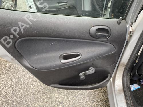 Fuse box PEUGEOT 206 Hatchback (2A/C) 1.4 HDi eco 70 | BP19966518E1 