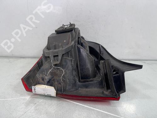 Used Right taillight Right taillight 32692100 32692100