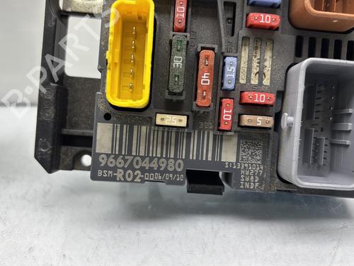 Fuse box PEUGEOT 3008 I MPV (0U_) 1.6 HDi | BP29842477E1