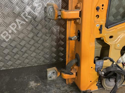 Used Right front door Right front door 27503762 27503762