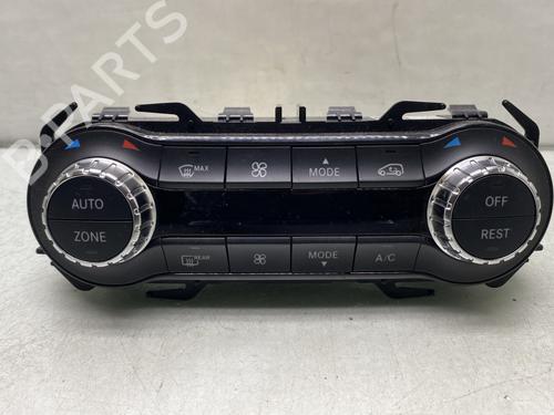 Used Climate control MERCEDES-BENZ B-CLASS Sports Tourer (W246, W242) B 200 CDI / d 4-matic (246.202) (136 hp) 23769239