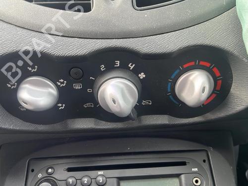 Brugte RENAULT TWINGO II (CN0_) 1.2 16V (CN0K, CN0V, CN0A) 4868981