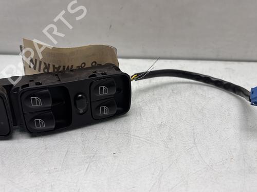 Used Left front window switch MERCEDES-BENZ C-CLASS (W203) [2000-2007]  29841740