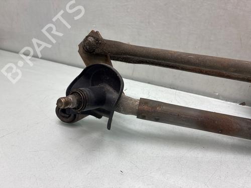 Used Front wiper motor Front wiper motor TOYOTA YARIS (_P9_) 1.4 D-4D (NLP90_, NLP90R) (90 hp) 39708394 39708394
