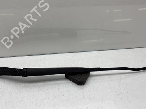 Used Front windshield wiper arm RENAULT CLIO III (BR0/1, CR0/1) 1.4 16V (98 hp) 30082768
