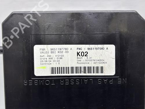 Used Fuse box Fuse box 30297196 30297196