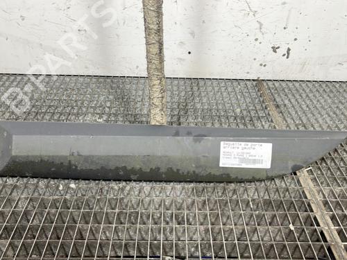 Used Door moulding trim RENAULT MEGANE III Grandtour (KZ0/1) 1.5 dCi (KZ09, KZ0D, KZ1G, KZ29, KZ14, KZ1W, KZ10, KZ1F,... (110 hp) 32125909