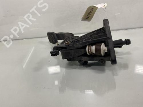 Used Clutch pedal Clutch pedal MERCEDES-BENZ CLA Coupe (C117) CLA 200 CDI (117.301) (136 hp) 19951530 19951530