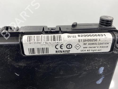 Used Fuse box Fuse box RENAULT SCÉNIC II (JM0/1_) [2003-2010] 20024588 20024588