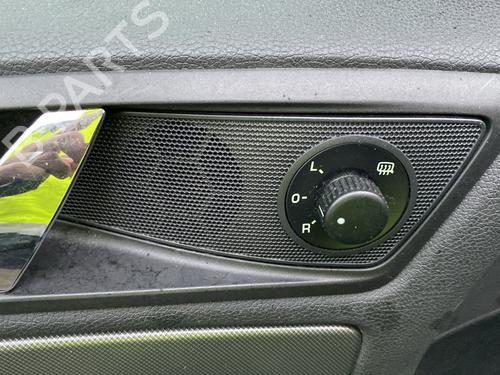 Left front fog light SKODA OCTAVIA II (1Z3) 2.0 TDI | BP25446262C30