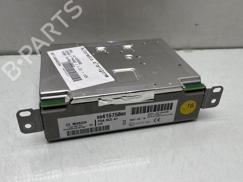 Used Radio OPEL CORSA F (P2JO) 1.2 (68) (101 hp) 31379322