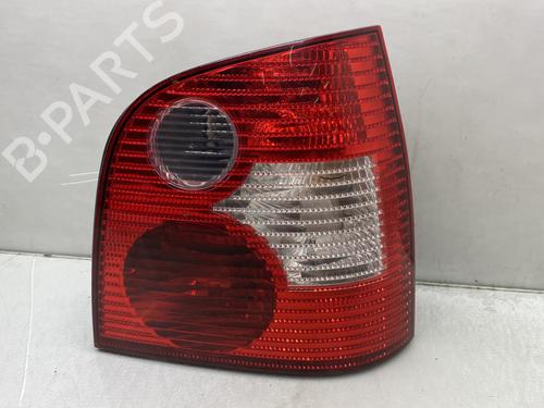 Feu arrière droit VW POLO (9N_, 9A_) 1.9 SDI (64 hp) 25738209