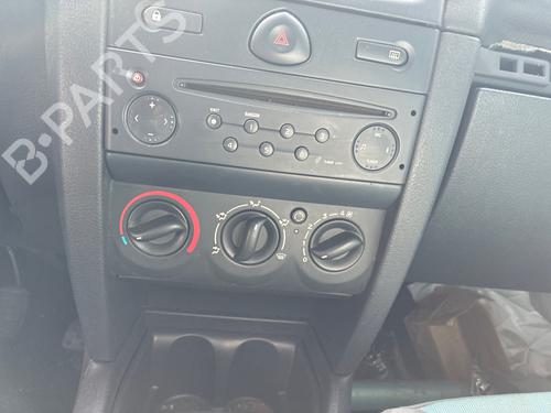 Brugte RENAULT CLIO II (BB_, CB_)  1.2 16V (BB05, BB0W, BB11, BB27, BB2T, BB2U, BB2V, CB05,...  4868996