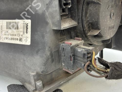 Used Right headlight Right headlight OPEL MERIVA A MPV (X03) 1.3 CDTI (E75) (75 hp) 33711392 33711392