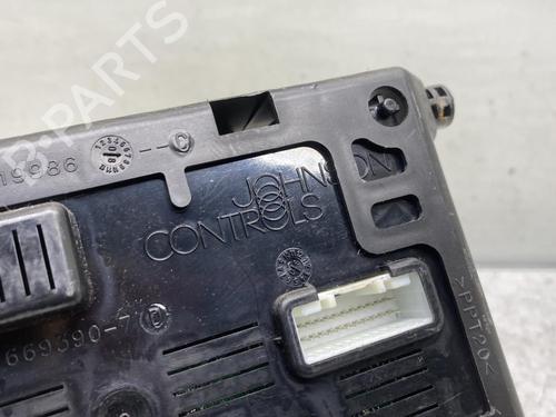 Used Fuse box Fuse box RENAULT MODUS / GRAND MODUS (F/JP0_) 1.5 dCi (FP0G, JP0G) (68 hp) 19953669 19953669