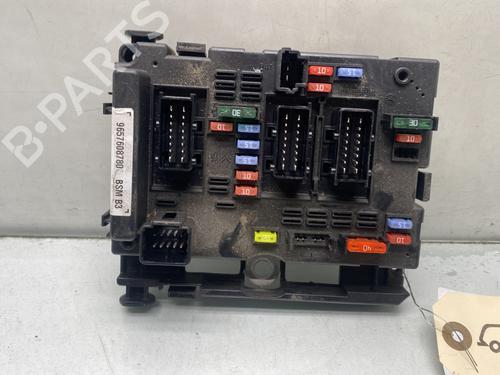 Used Fuse box PEUGEOT 206+ (2L_, 2M_) 1.4 HDi eco 70 (68 hp) 31646881
