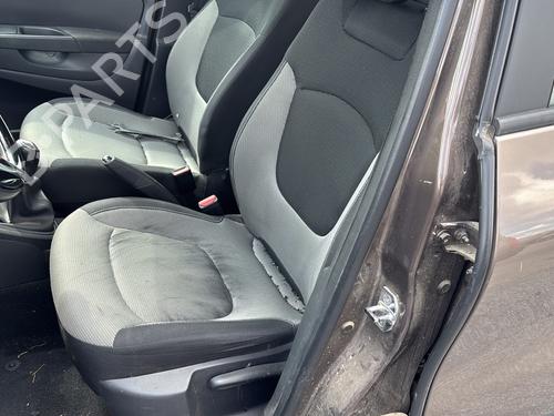 Front right door window RENAULT CAPTUR I (J5_, H5_) 0.9 TCe 90 | BP32063335C19 