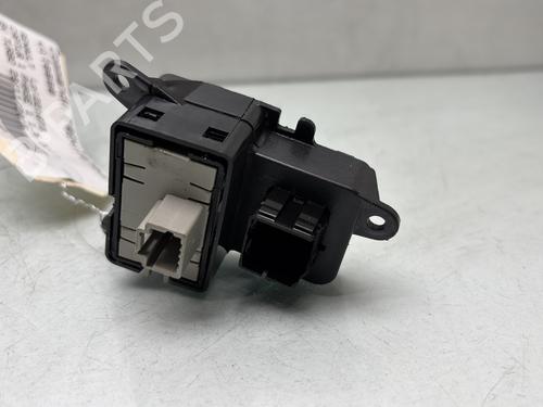 switch-renault-captur-i-j5_-h5_-2013-31332003 main image