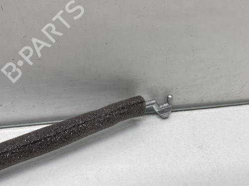 rear-left-lock-mercedes-benz-b-class-sports-tourer-w247-2018-25700798 main image