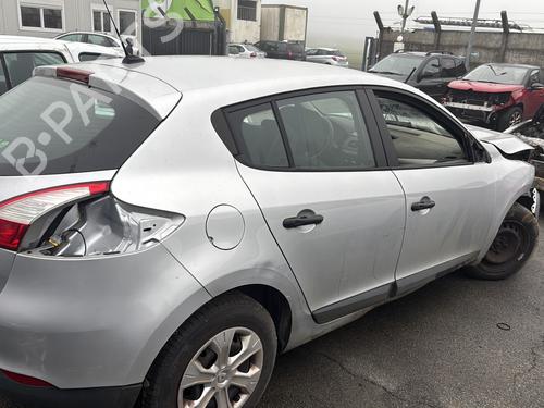 Fuse box RENAULT MEGANE III Hatchback (BZ0/1_, B3_) 1.5 dCi (BZ09, BZ0D, BZ1W, BZ29, BZ14) | BP37409713E1 - Image 10