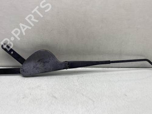 Used Front windshield wiper arm MERCEDES-BENZ C-CLASS (W203) C 220 CDI (203.006) (136 hp) 30181028