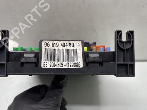 Fuse box CITROËN C5 II (RC_) 2.0 HDi (RCRHRH) | BP31883218E1