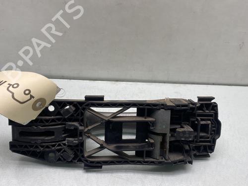 front-right-exterior-door-handle-vw-golf-vii-5g1-bq1-be1-be2-2012-2013-2014-2015-2016-2017-2018-2019-2020-2021-30082642 main image