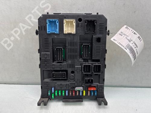 Used Fuse box Fuse box 39641419 39641419