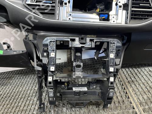 Used Dashboard Dashboard PEUGEOT 308 II (LB_, LP_, LW_, LH_, L3_) 1.6 BlueHDi 120 (120 hp) 32321300 32321300