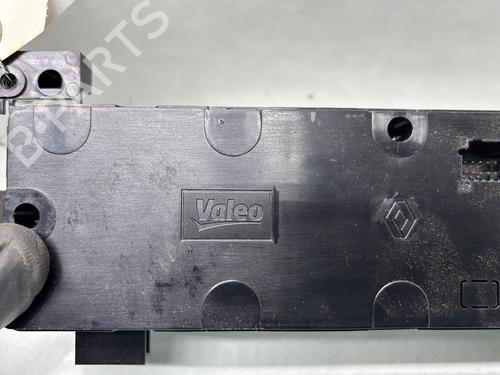 Used Climate control Climate control RENAULT TWINGO III (BCM_, BCA_) 1.0 SCe 70 (BCMB) (69 hp) 32389428 32389428