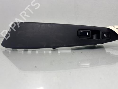 Used Right rear window switch HYUNDAI ix35 (LM, EL, ELH) 1.7 CRDi (116 hp) 29841956