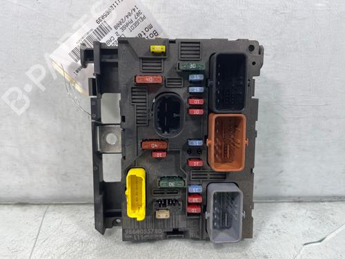 Fuse box PEUGEOT 307 CC (3B) 2.0 HDi 135 | BP36389052E1 - Image 4