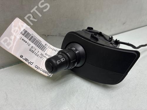 Used Switch Switch RENAULT CLIO III (BR0/1, CR0/1) 1.5 dCi (C/BR0G, C/BR1G) (68 hp) 39947136 39947136