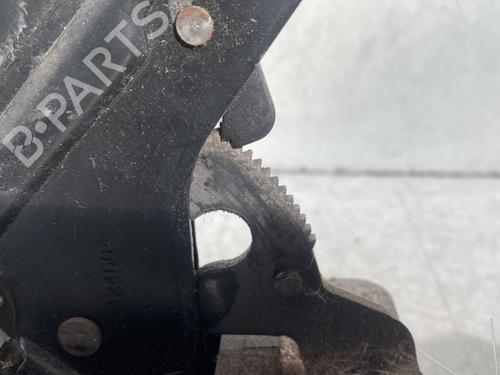 Used Hand brake Hand brake RENAULT TWINGO I (C06_) 1.2 16V (C060) (60 hp) 33427307 33427307