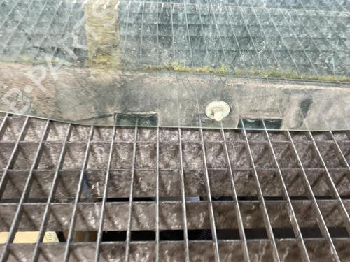 Used Front right door window Front right door window 20185760 20185760