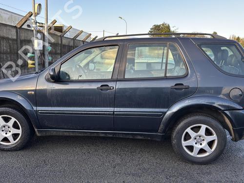 Front right door window MERCEDES-BENZ M-CLASS (W163) ML 270 CDI (163.113) | BP32299129C19