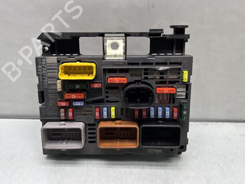 Sikringsdose PEUGEOT 407 (6D_) 1.6 HDi 110 (6D9HZC, 6D9HYC) (109 hp) 29841716