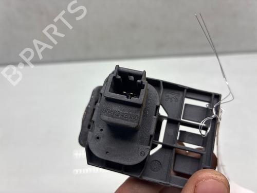 Used Switch Switch PEUGEOT 407 (6D_) 2.0 HDi 135 (6DRHRH, 6DRHRE, 6DRHRG, 6DRHRJ) (136 hp) 36364192 36364192