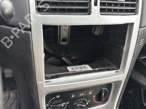 Fuse box PEUGEOT 307 Break (3E) 1.6 HDi 110 | BP34477491E1  - Image 16
