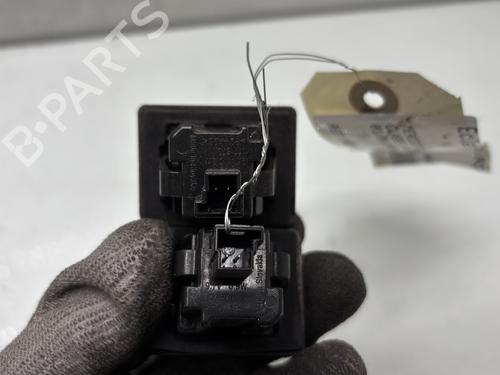 licence-plate-light-mercedes-benz-a-class-w176-2012-2013-2014-2015-2016-2017-2018-28279557 main image