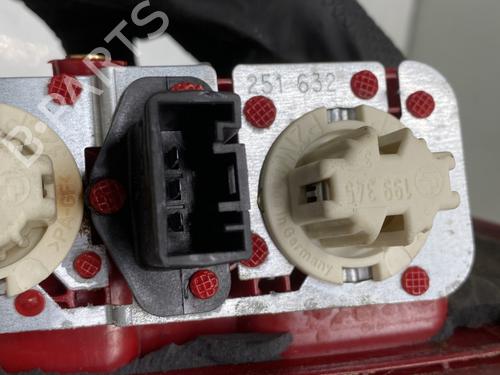 right-tailgate-light-bmw-x5-e53-2000-2001-2002-2003-2004-2005-2006-27722019 main image