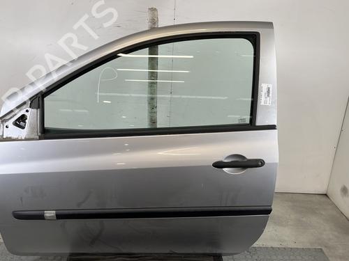 Used Left front door RENAULT CLIO III (BR0/1, CR0/1) 1.5 dCi (75 hp) 30200737