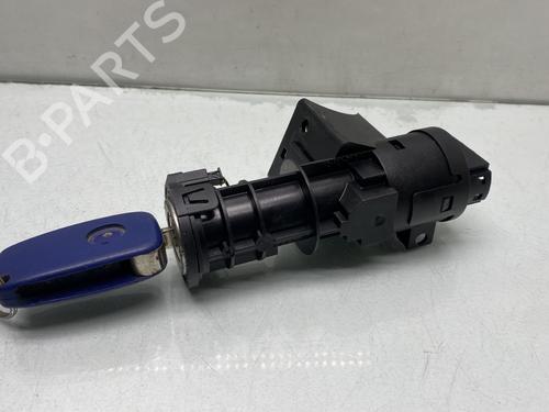 Clé de contact FIAT STILO (192_) 1.6 16V (192_XB1A) (103 hp) 31641528