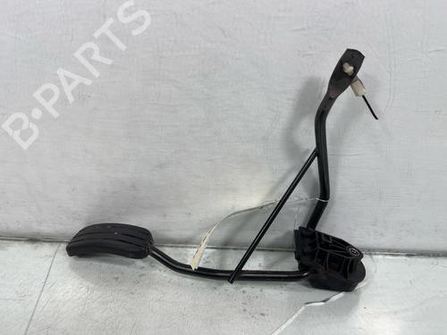 Pedale Pedale RENAULT CLIO II (BB_, CB_) 1.2 (BB0A, BB0F, BB10, BB1K, BB28, BB2D, BB2H, CB0A,... (58 hp) 36474133 36474133